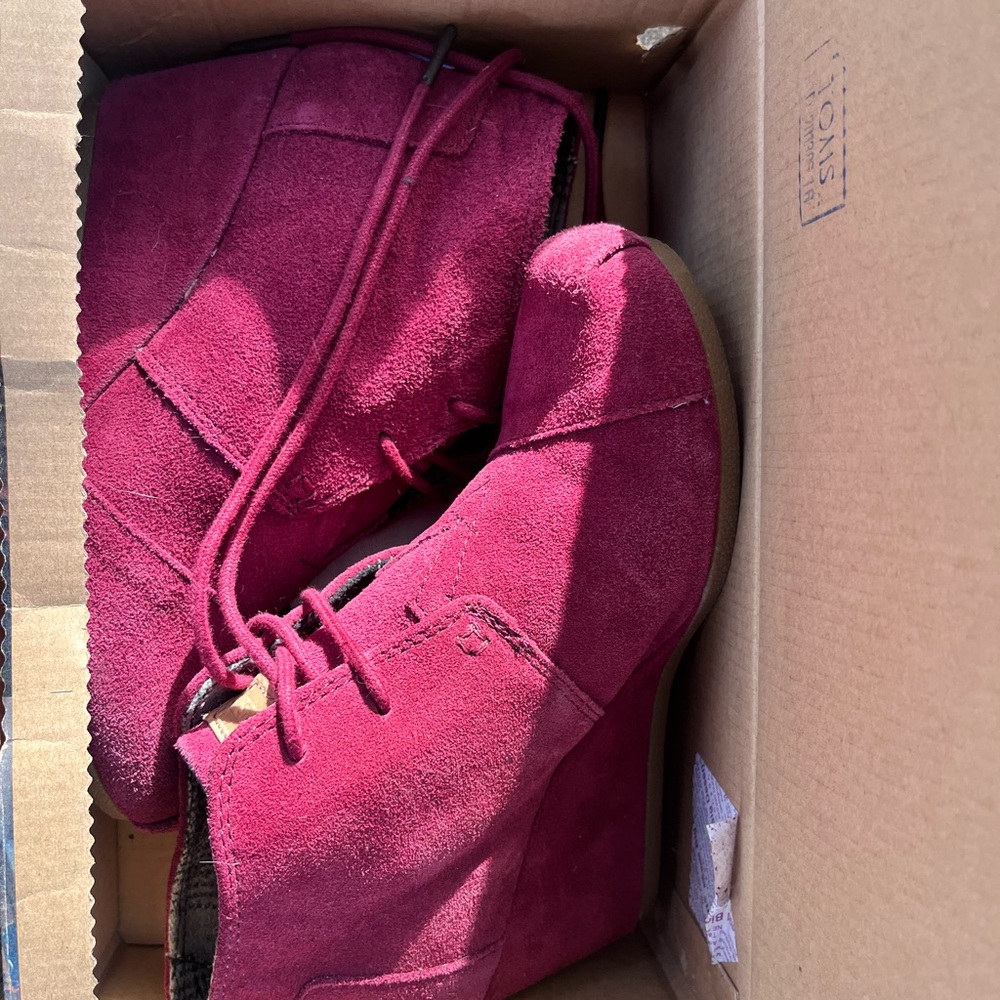 Toms Women's Ankle Booties Desert Wedge- Deep Red Suede
